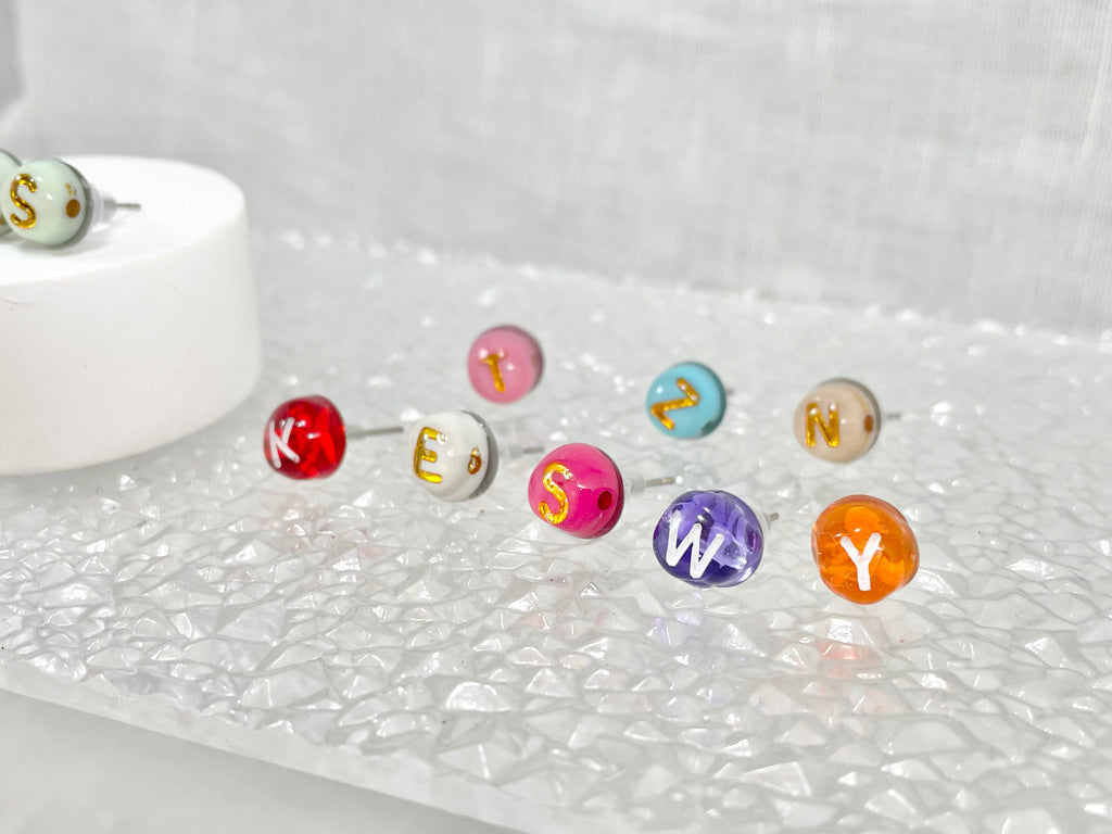 Candy teen Alphabet Studs earrings - W