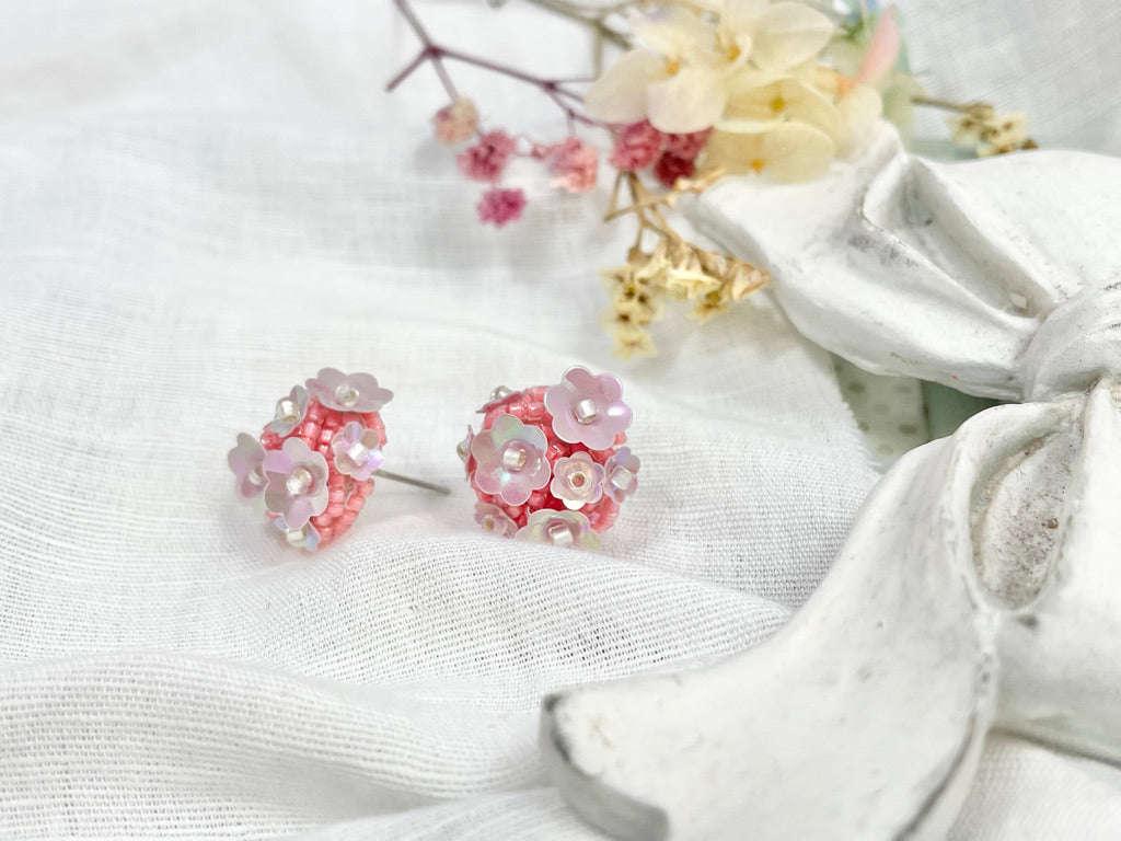 Hand beaded earrings -bouquet  flowers -