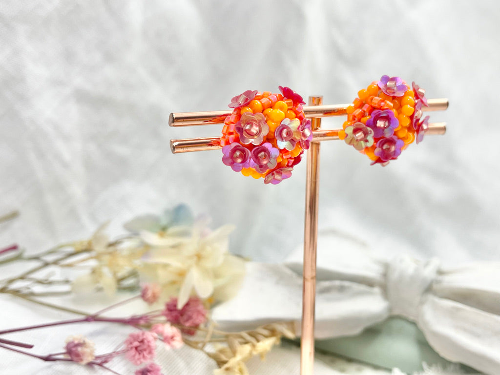 Hand beaded earrings - bouquet flowers -
