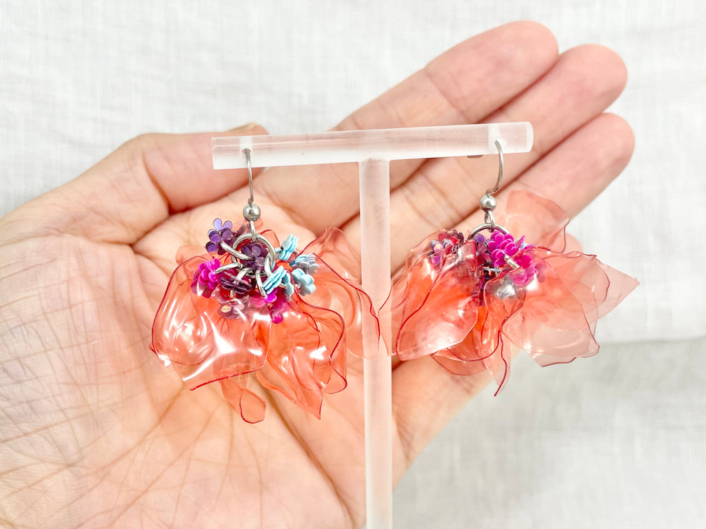 pcycled-plastic-earrings-petals-sustainable-fashion-recycled-jewelry-unique-gift-idea