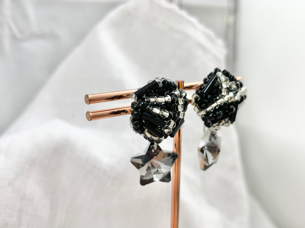 Hand beaded earrings -star-