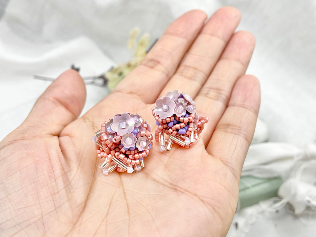 Hand beaded earrings -gems-