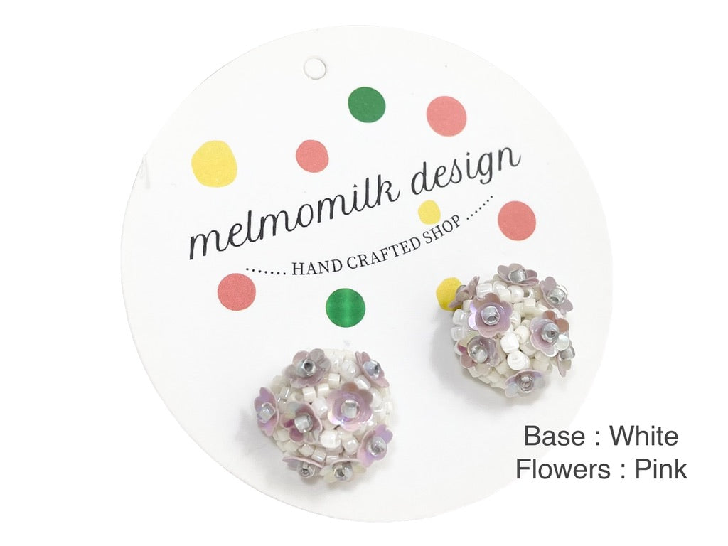 Hand beaded earrings - flowers - customisable