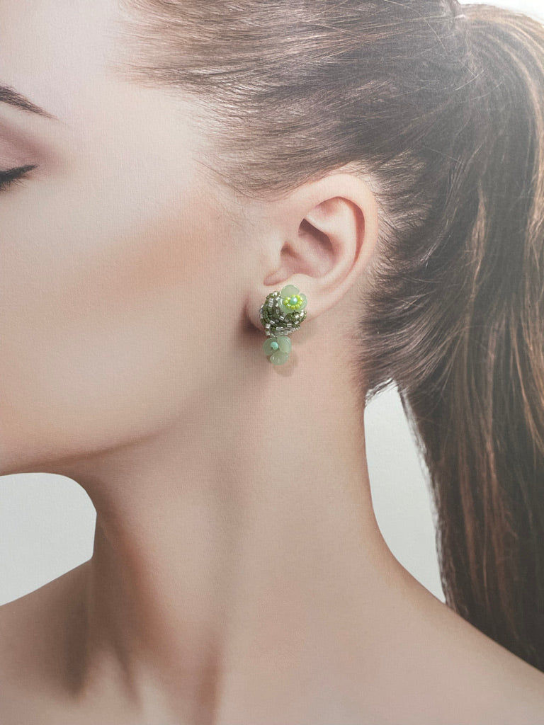 Hand beaded earrings - flower -