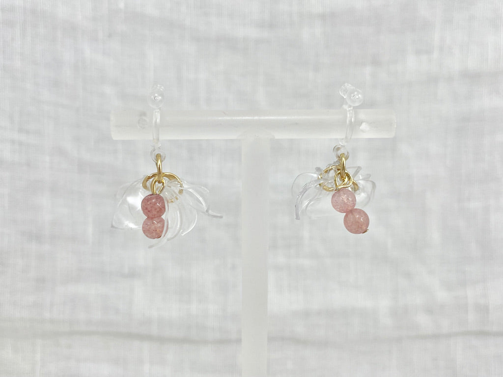 upcycled-plastic-kids-clip-earrings-petals-agate-sustainable-upcycled-kids-jewelry-for-unique-gift-idea