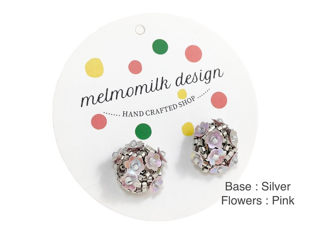 Hand beaded earrings - flowers - customisable