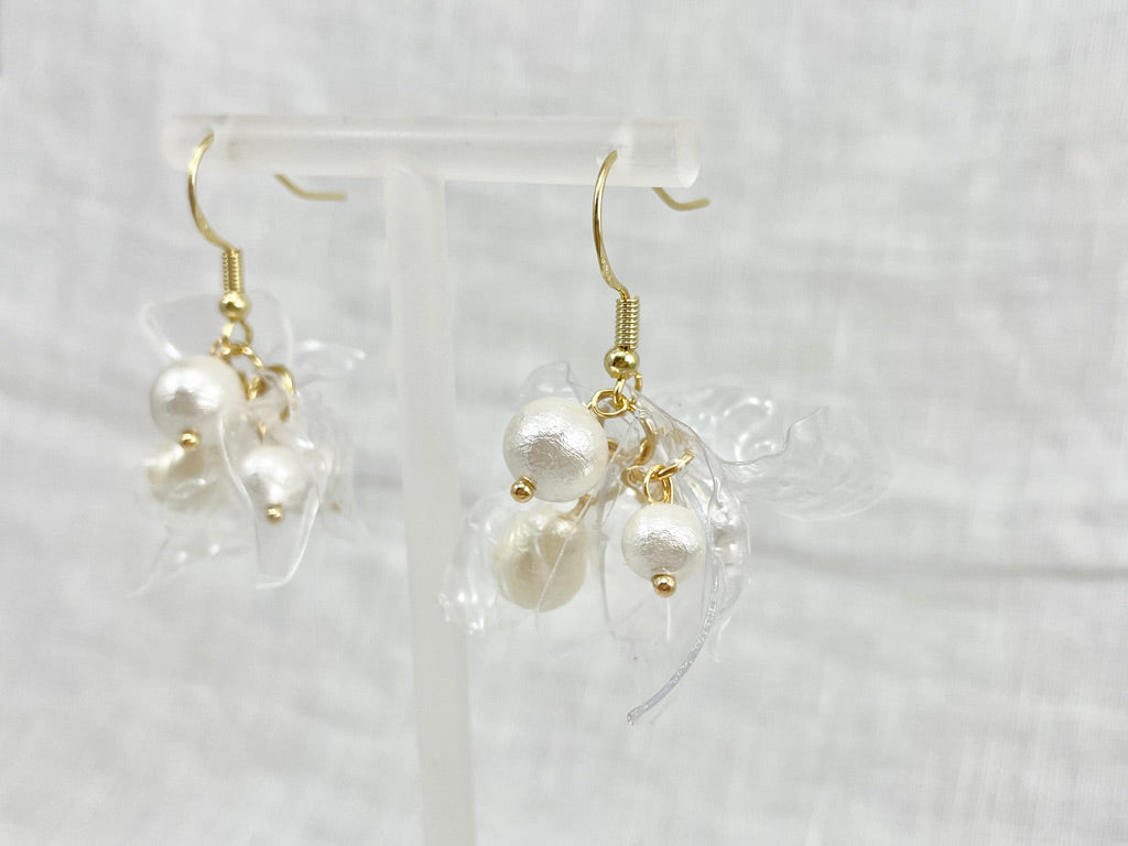 Upcycled earrings - petals - cotton pearl・14KGF