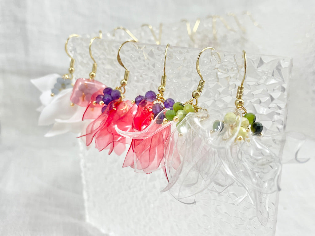 upcycled-plastic-earrings-petals-ametyst-14kgf-sustainable-unique-gift-idea-recyled-jewelry