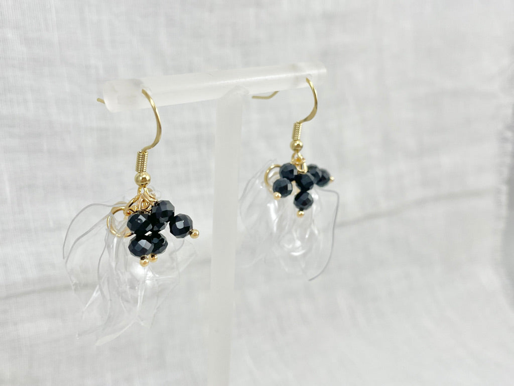 upcycled-plastic-earrings-petals-spinel-14kgf-sustainable-unique-gift-idea-recyled-jewelry