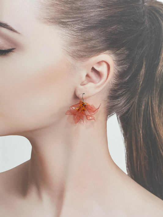 upcycled-plastic-earrings-petals-sequins-sustainable-fashion-recycled-jewelry-unique-gift-idea-1