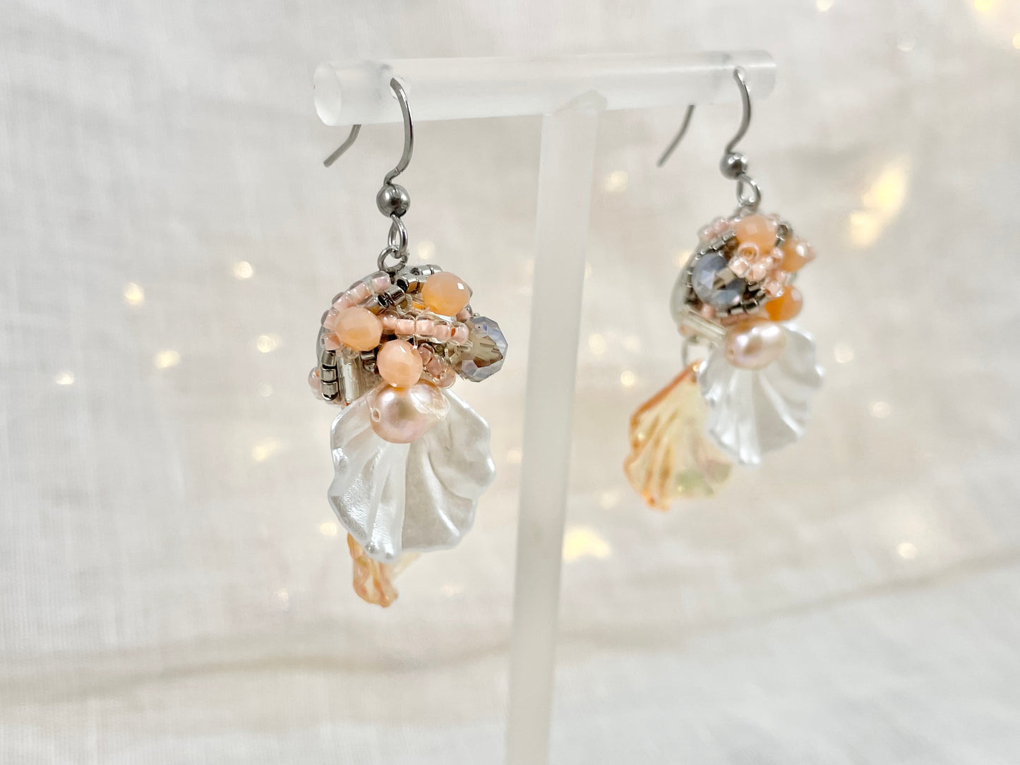 Hand beaded earrings - swing shells-